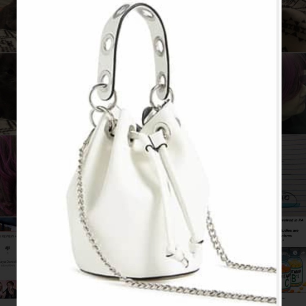 White bucket bag cute never used!